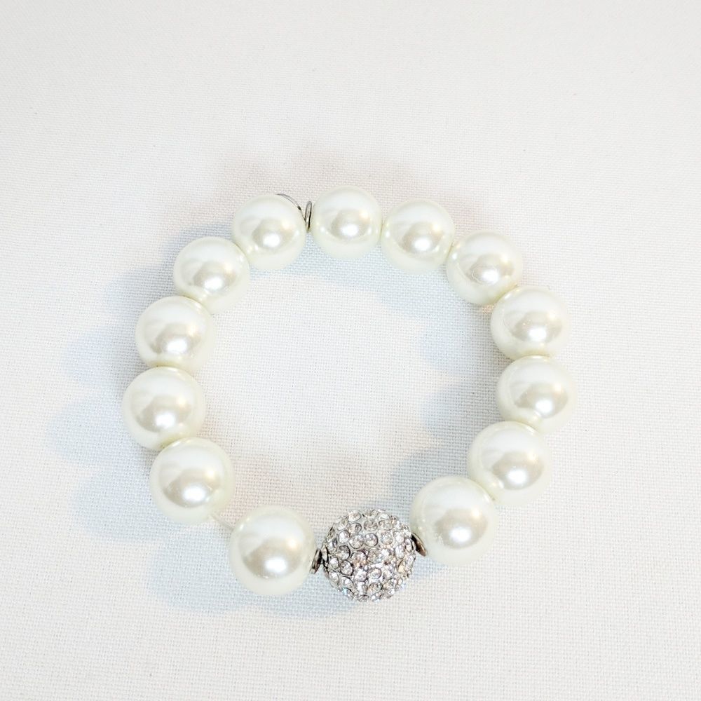 Chico's Pearl & Rhinestone Bracelet Excellent Cond - Picture 2 of 7